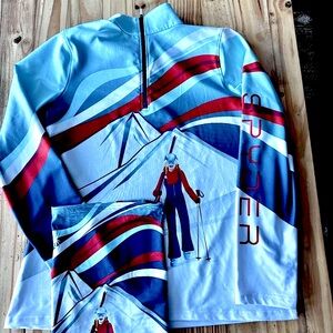 NWOT Spyder 1/4 zip, long sleeve ski top. Matching neck gaiter. Women's size L